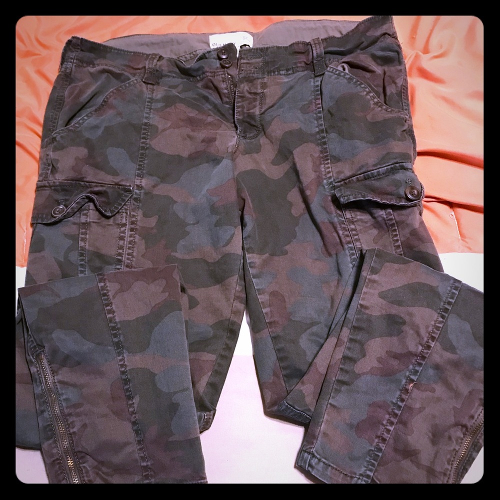 ⚠️⭐️Camo skinny jeans⭐️⚠️